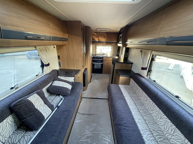 Autotrail Frontier Navajo 2012 Motorhome - Large 3