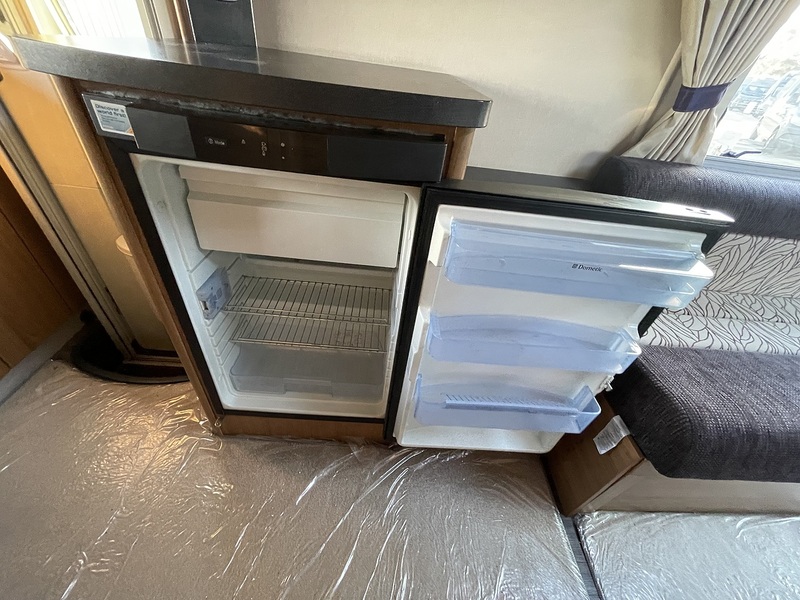 Autotrail Frontier Navajo 2012 Motorhome - Large 12