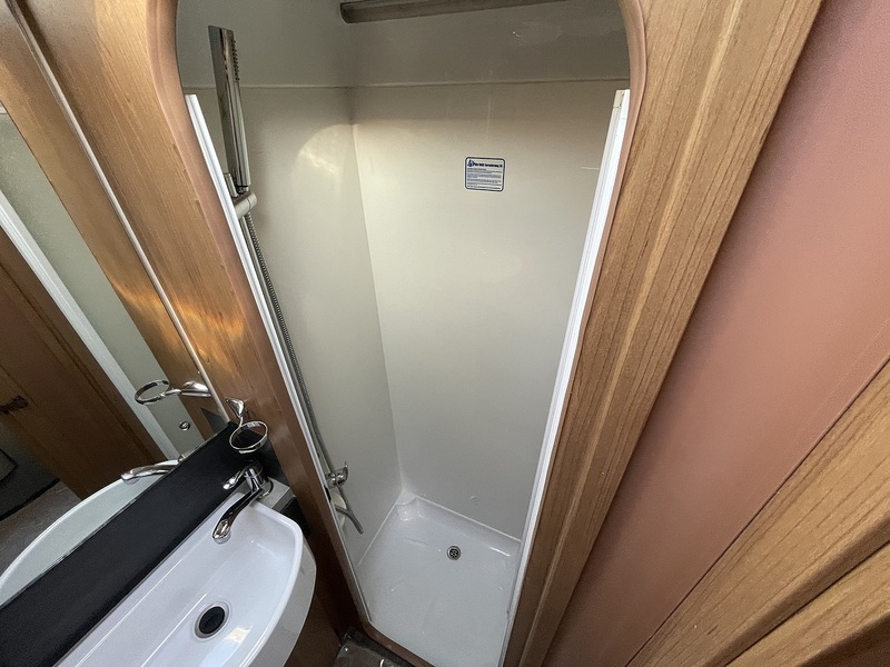 Autotrail Frontier Navajo 2012 Motorhome - Large 18