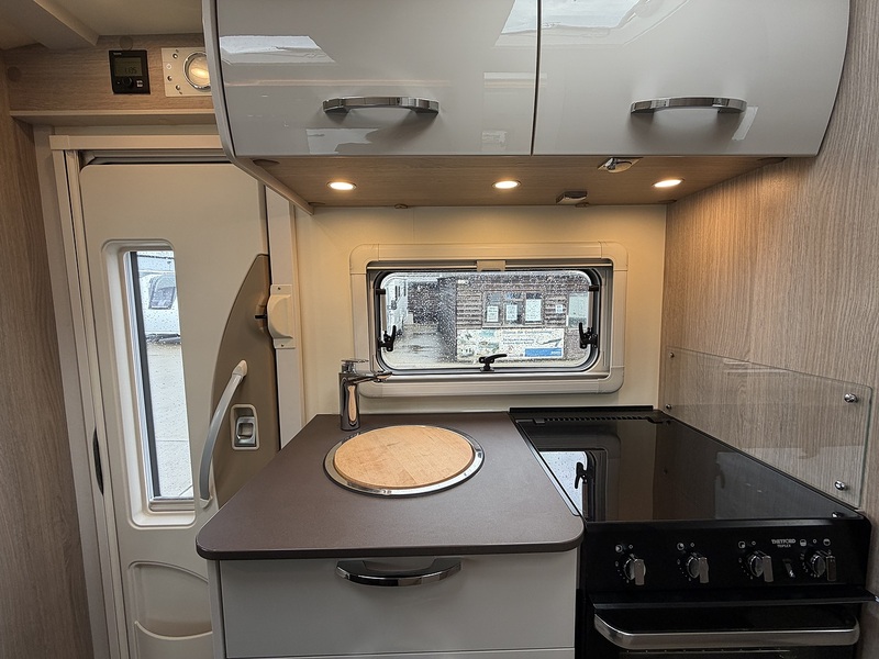 Burstner Nexxo Van T700 2022 Motorhome - Large 4