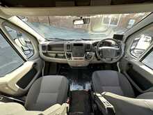 Compass Avantgarde 120 2007 Motorhome7