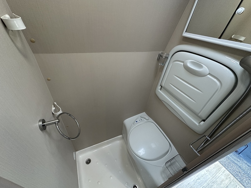 Autosleeper Warwick Duo MQ 2020 Campervan - Large 5