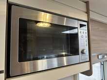 Swift Distinction 644 2016 Motorhome17