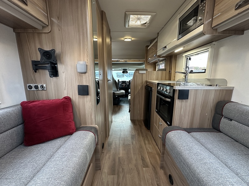 Swift Distinction 644 2016 Motorhome - Large 7