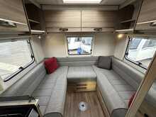 Swift Distinction 644 2016 Motorhome5