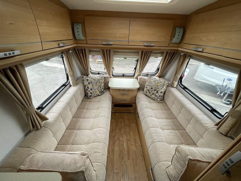 Lunar Ariva 2011 Caravan - Large 4