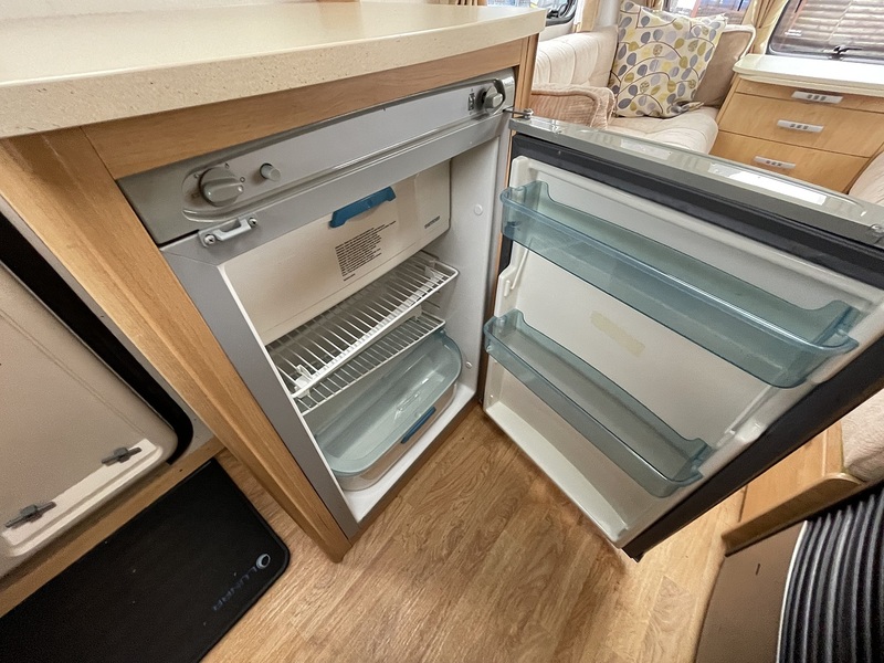 Lunar Ariva 2011 Caravan - Large 10