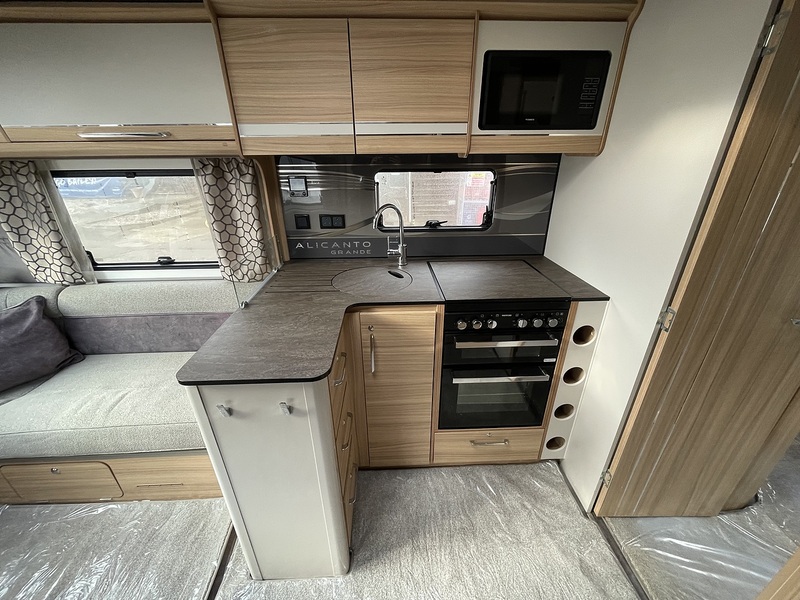 Bailey Alicanto Lisbon 2022 Caravan - Large 4