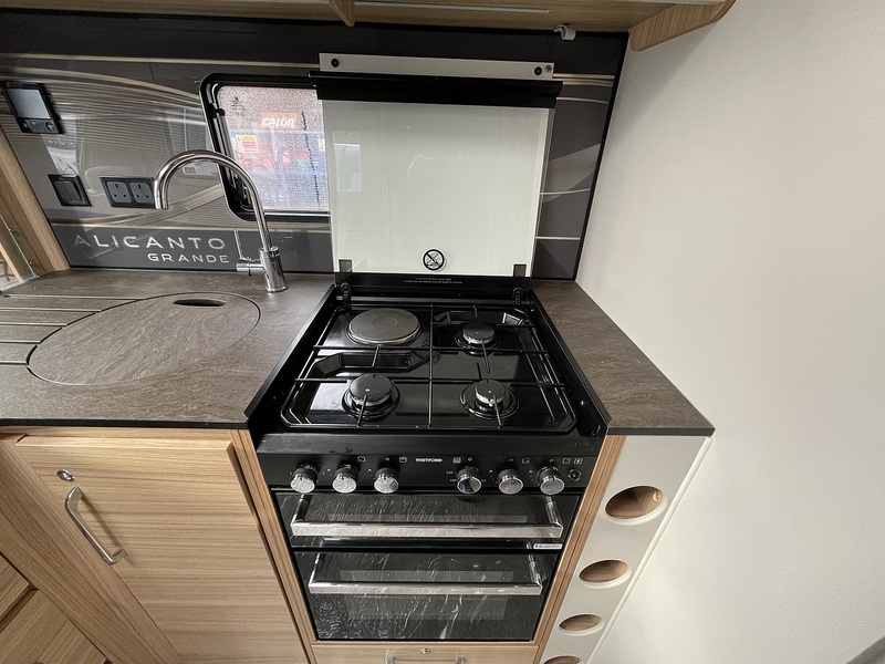 Bailey Alicanto Lisbon 2022 Caravan - Large 6