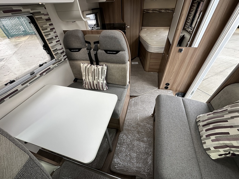 Swift Distinction 664 2017 Motorhome - Large 3