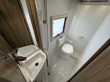 Swift Distinction 664 2017 Motorhome5