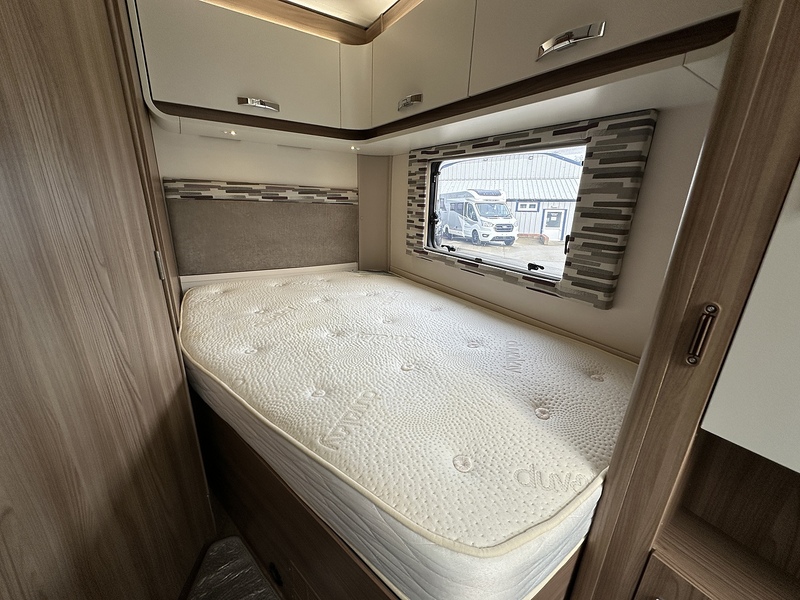 Swift Distinction 664 2017 Motorhome - Large 6