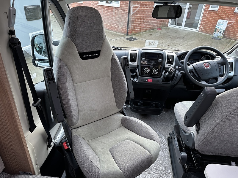 Swift Distinction 664 2017 Motorhome - Large 9