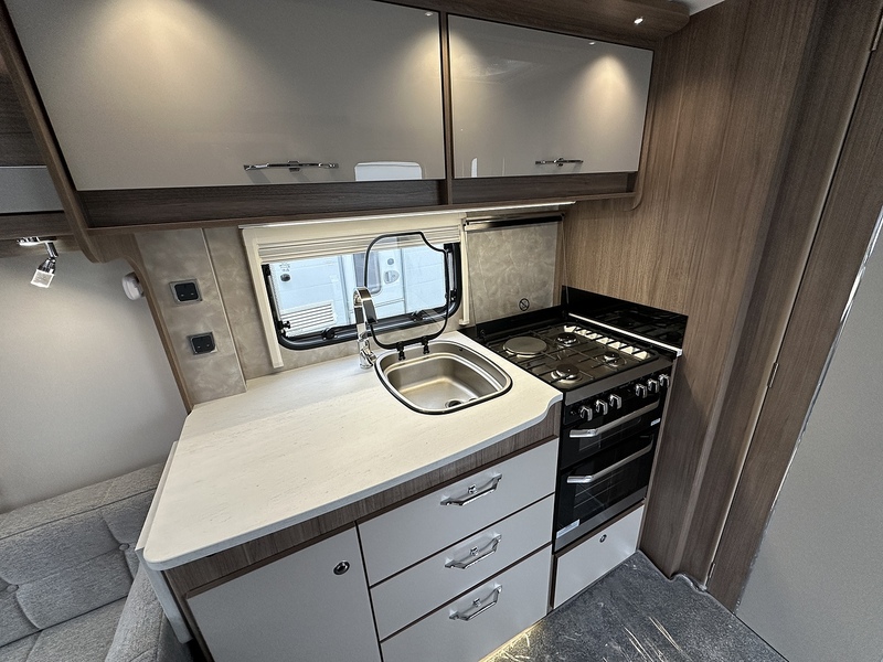 Coachman VIP 460 2023 Caravan - Large 4