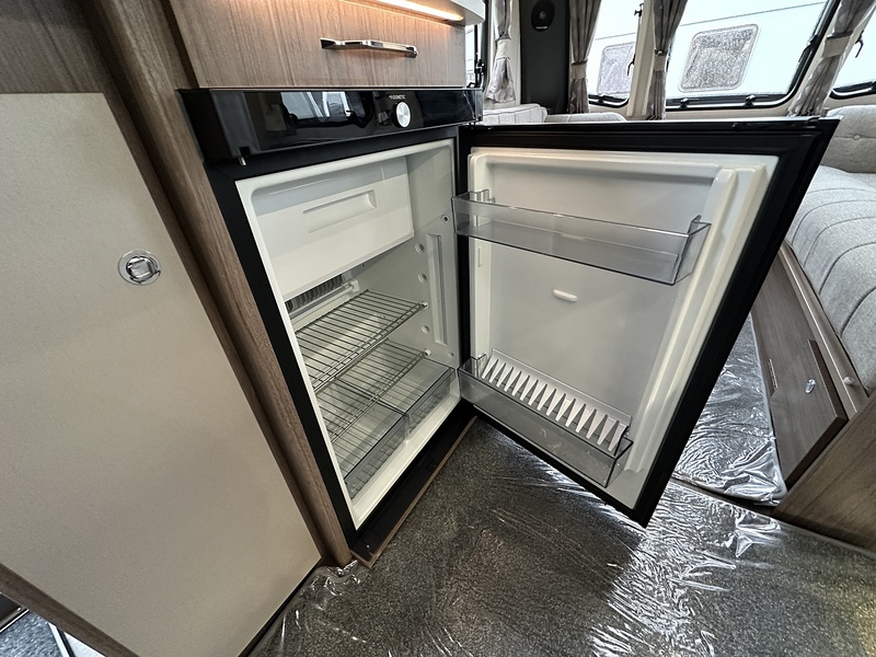 Coachman VIP 460 2023 Caravan - Large 8