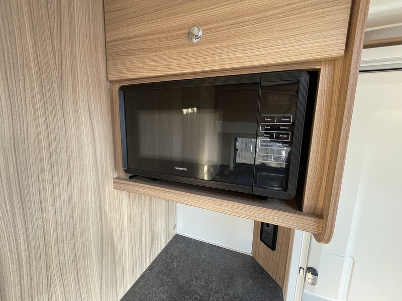 Bailey Phoenix +640 2023 Caravan - Large 11