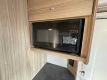 Bailey Phoenix +640 2023 Caravan11