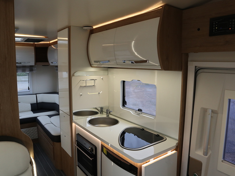 Rollerteam Autoroller 746 2019 Motorhome - Large 11