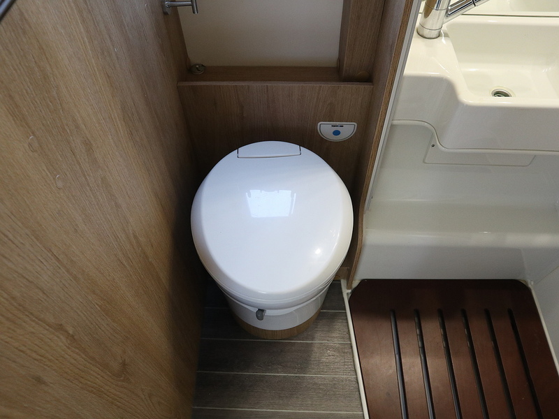 Rollerteam Autoroller 746 2019 Motorhome - Large 18