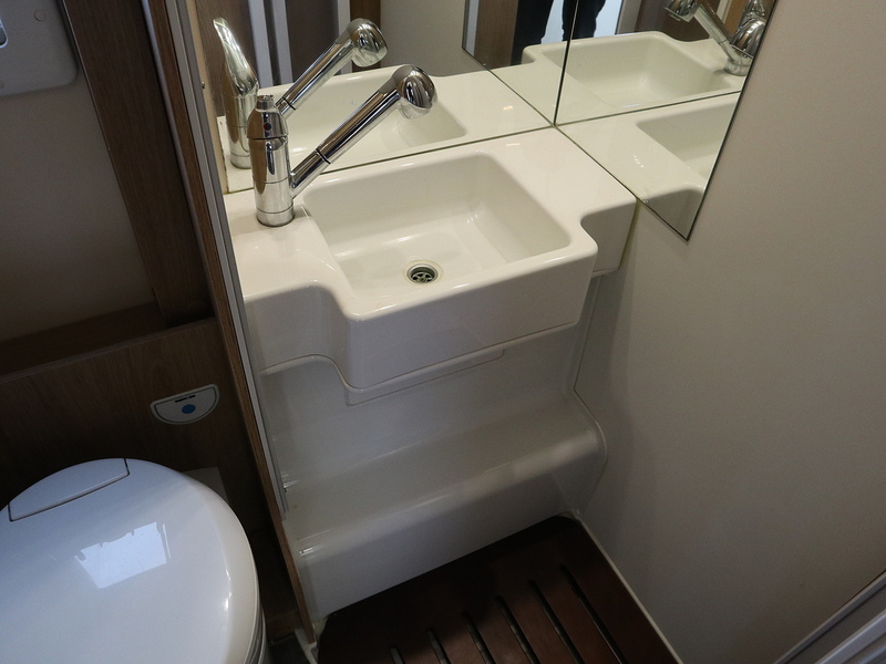 Rollerteam Autoroller 746 2019 Motorhome - Large 19