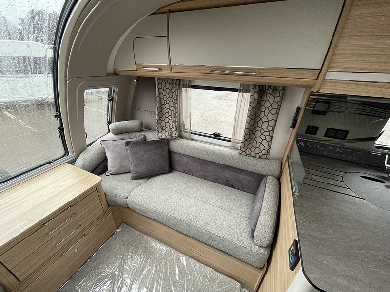 Bailey Alicanto Grande Evora 2023 Caravan - Large 5