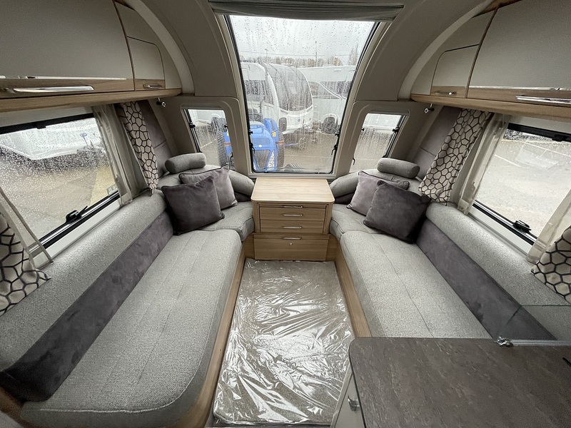 Bailey Alicanto Grande Evora 2023 Caravan - Large 3