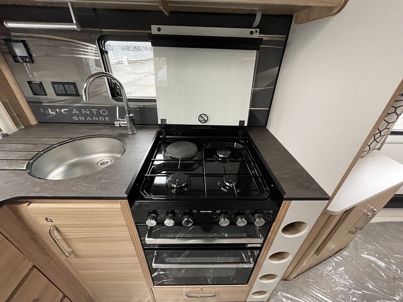 Bailey Alicanto Grande Evora 2023 Caravan - Large 8