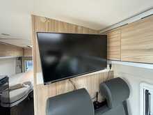 Hymer Yellowstone 2021 Campervan17