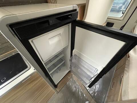 Hymer Yellowstone Campervan - U2478