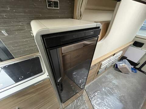Hymer Yellowstone Campervan - U2478