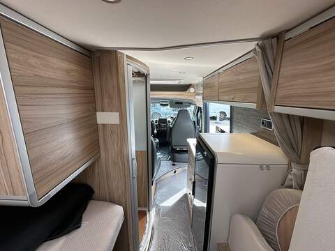 Hymer Yellowstone Campervan - U2478