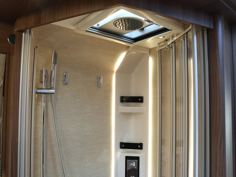 Carthago Chic E Line I 51 QB 2021 A Class - Large 28