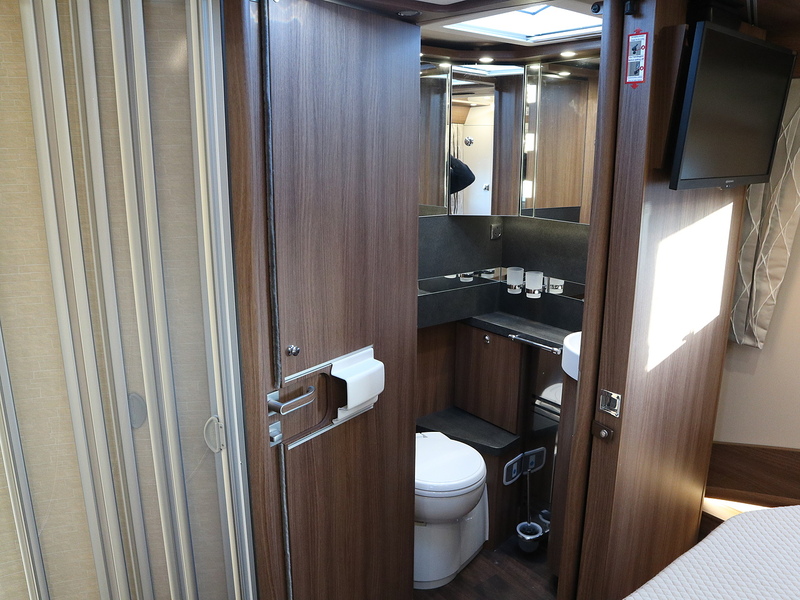 Carthago Chic E Line I 51 QB 2021 A Class - Large 29