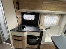 Pilote P740 FC Sensation 2020 Motorhome8