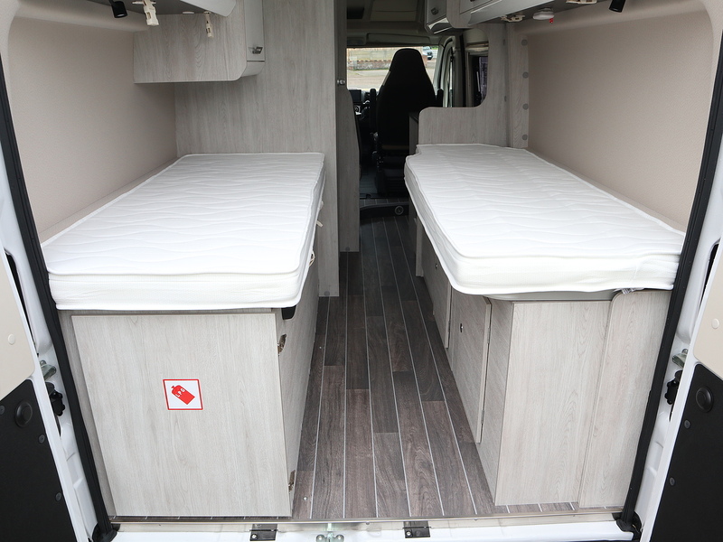 Rollerteam Livingstone Sport 6 2025 Campervan - Large 5