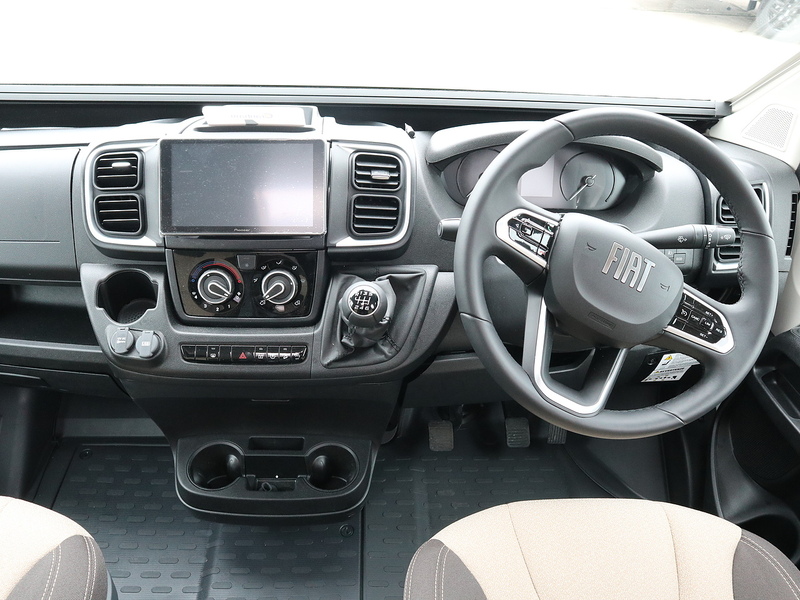 Rollerteam Livingstone Sport 6 2025 Campervan - Large 10