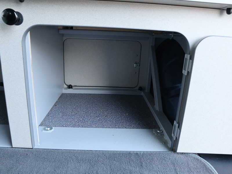 Bilbo VW Celex 140 2015 Campervan - Large 17