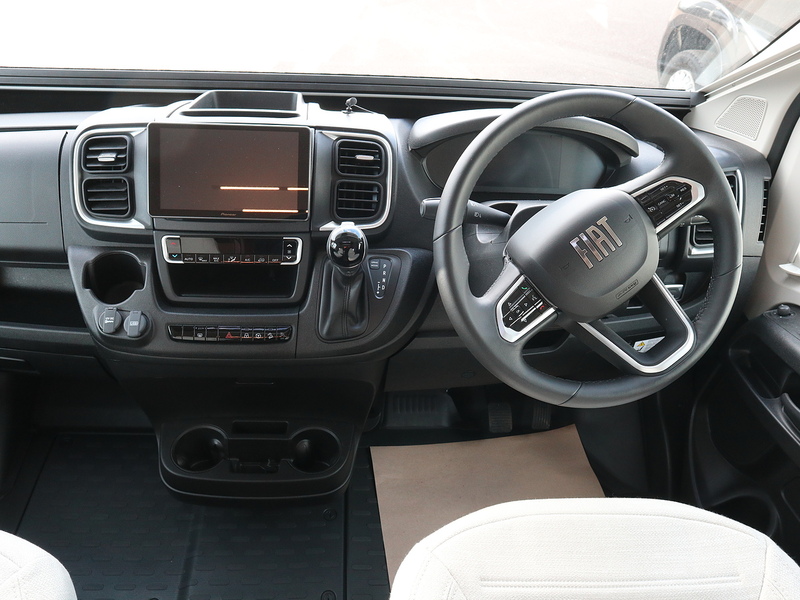 Rollerteam T-Line 590 2025 Motorhome - Large 6