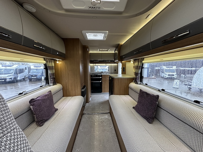 Autotrail Tracker EKS 2017 Motorhome - Large 2