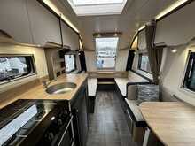 Bailey Discovery D4-4L 2023 Caravan7