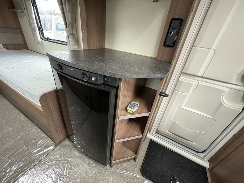 Bailey Phoenix 642 Caravan 2019 Caravan - Large 7
