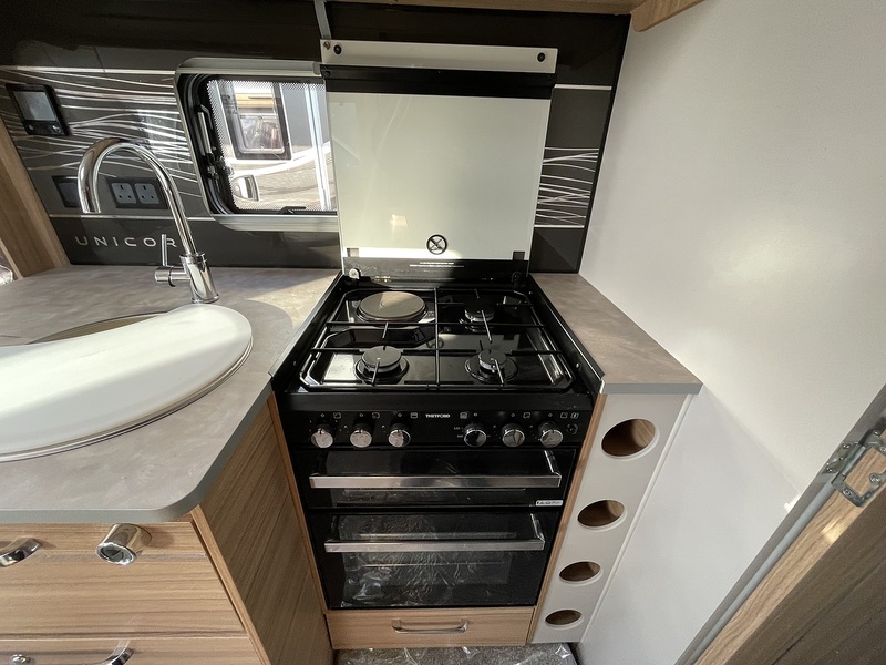 Bailey Unicorn Pamplona 2022 Caravan - Large 5