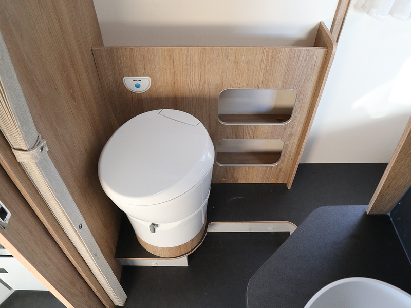 Rollerteam Pegaso 740 2018 Motorhome - Large 16