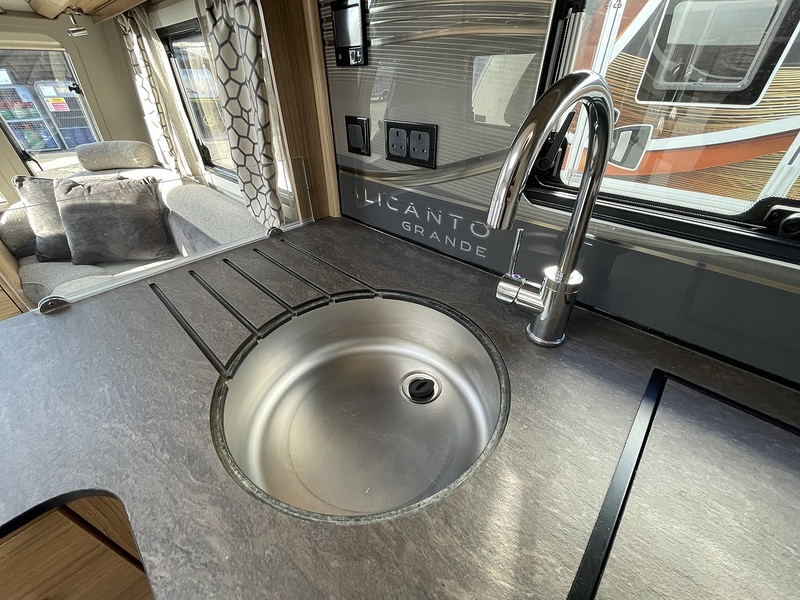 Bailey Alicanto Grande II Porto 2023 Caravan - Large 7