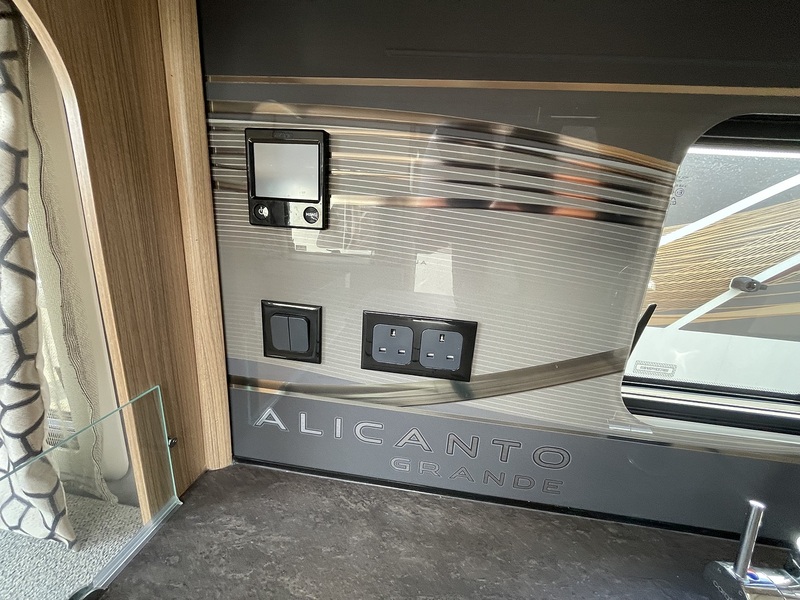 Bailey Alicanto Grande II Porto 2023 Caravan - Large 18