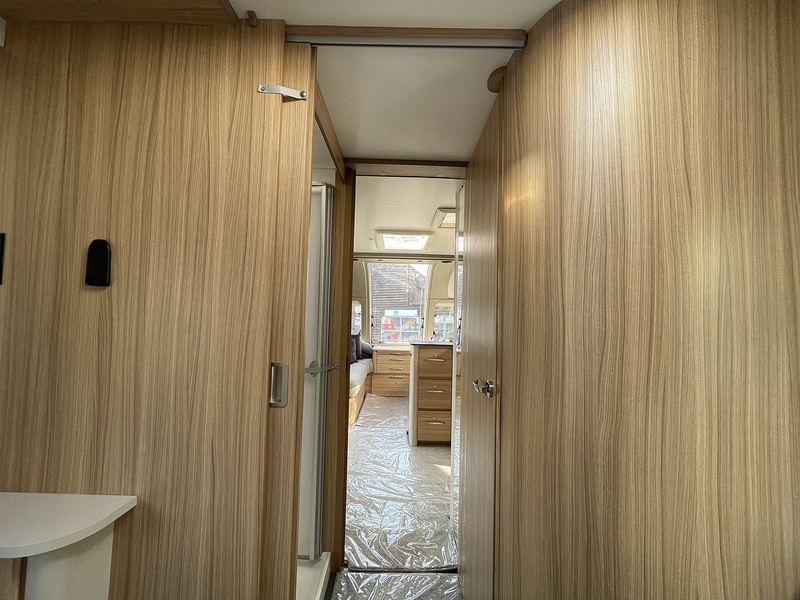 Bailey Alicanto Grande II Porto 2023 Caravan - Large 17