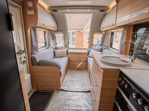 Bailey Unicorn Vigo Caravan - U2525
