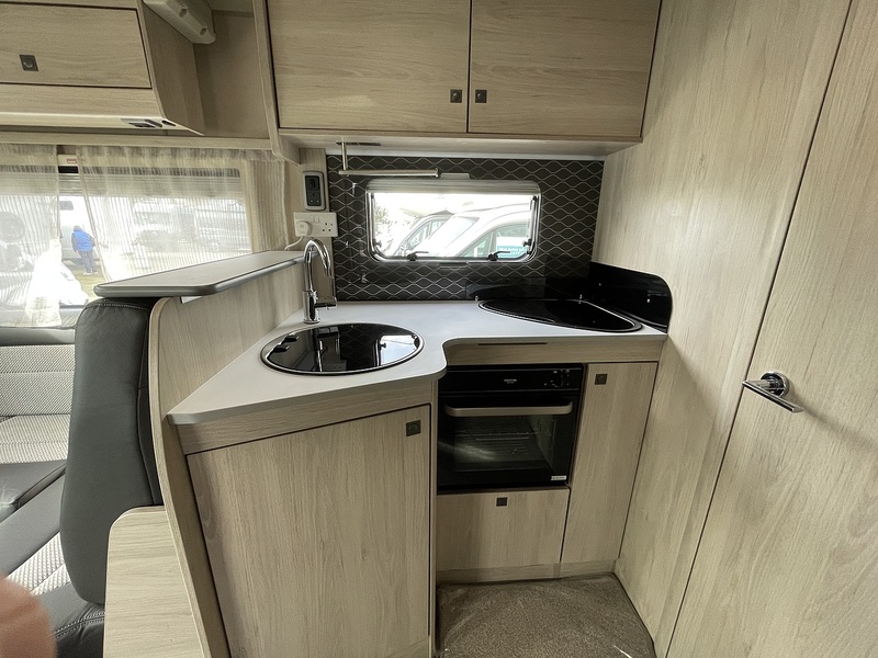 Autotrail F60 2020 Motorhome - Large 10