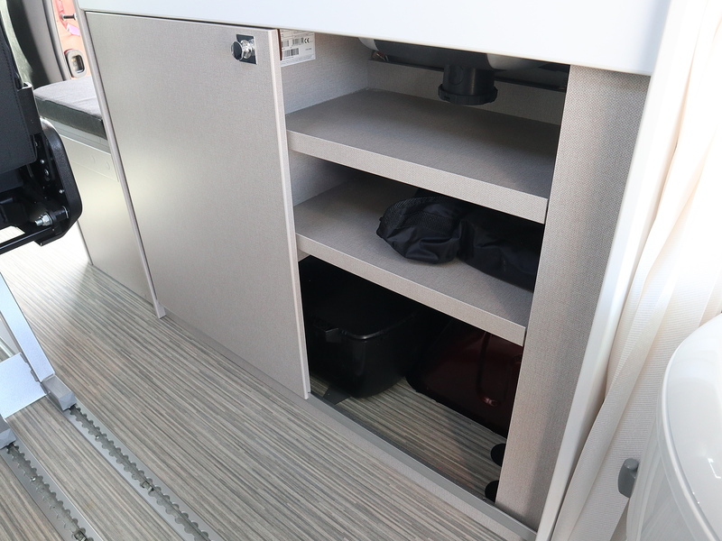 Burstner Playa C 530  Campervan - Large 23