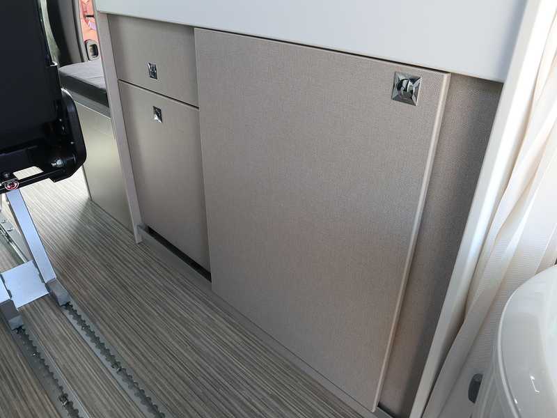 Burstner Playa C 530  Campervan - Large 24